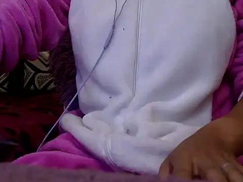 pamelasophia19 online show from February 5, 1:15 am