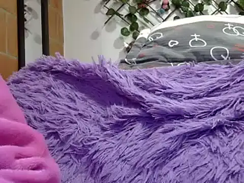 pamelasophia19 online show from March 18, 1:53 am