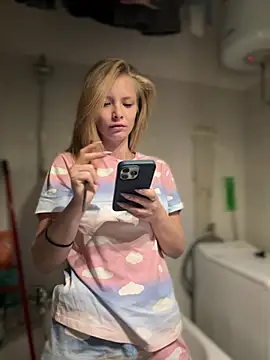 AnastasiaAniess online show from March 20, 7:04 pm