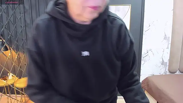 LindaPassionate online show from February 21, 5:24 am