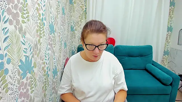 Snapshot of LeaPure chatting on September 21, 5:09 am LeaPure online show from September 21, 5:09 am