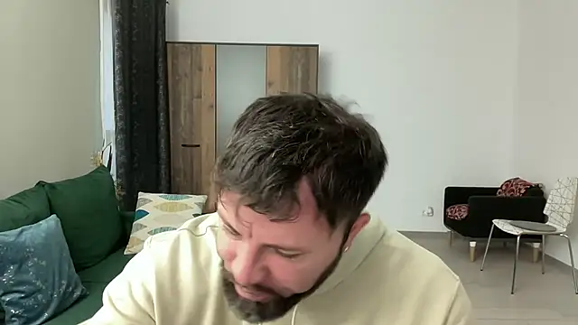 Snapshot of AlphaSparks chatting on December 12, 6:57 am AlphaSparks online show from December 12, 6:57 am