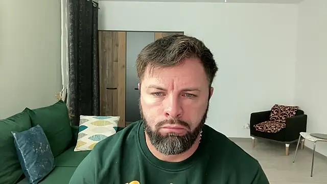 Snapshot of AlphaSparks chatting on December 19, 4:23 am AlphaSparks online show from December 19, 4:23 am