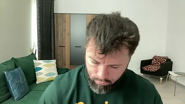 Snapshot of AlphaSparks chatting on December 20, 6:40 am AlphaSparks online show from December 20, 6:40 am