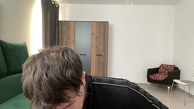 Snapshot of AlphaSparks chatting on January 23, 7:00 am AlphaSparks online show from January 23, 7:00 am