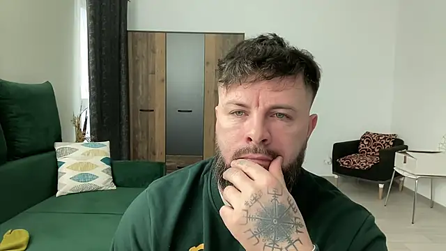 Snapshot of AlphaSparks chatting on February 21, 6:40 am AlphaSparks online show from February 21, 6:40 am