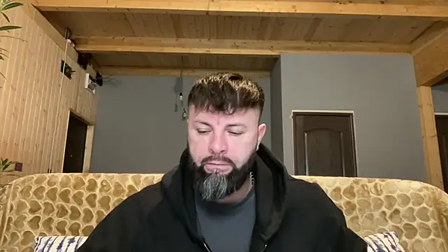 Snapshot of AlphaSparks chatting on November 25, 3:50 am AlphaSparks online show from November 25, 3:50 am