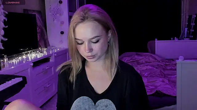 Snapshot of MaryDreaminess chatting on March 6, 10:15 pm MaryDreaminess online show from March 6, 10:15 pm