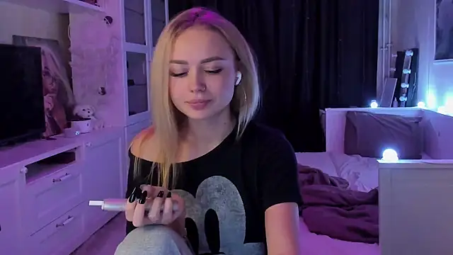 Snapshot of MaryDreaminess chatting on September 18, 8:22 pm MaryDreaminess online show from September 18, 8:22 pm