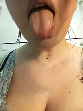 Dolcissima33 online show from March 3, 1:20 pm