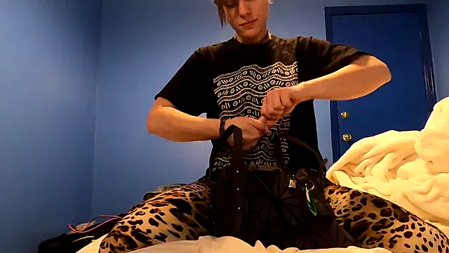 TheDaisyChaos online show from March 9, 3:11 am