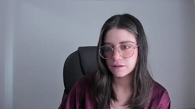 HazelKush online show from October 18, 1:34 pm