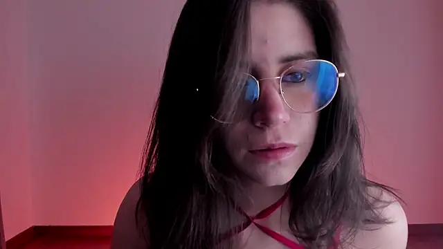 HazelKush online show from November 4, 9:25 pm