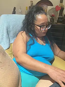 PichyPrettyPussy online show from November 4, 1:21 pm