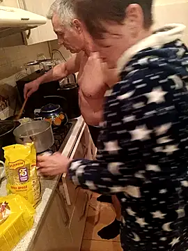  lady red  online show from January 10, 3:06 pm