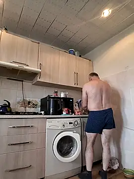  lady red  online show from March 15, 1:18 pm