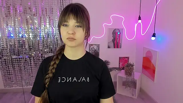 ElizaMild online show from March 2, 1:05 pm