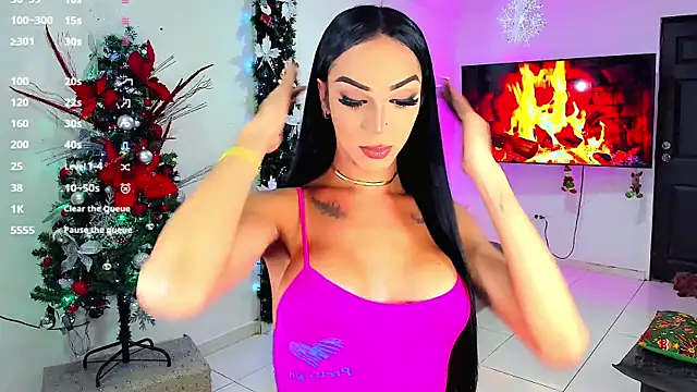 Snapshot of Michell_simons chatting on December 6, 4:03 am Michell simons online show from December 6, 4:03 am