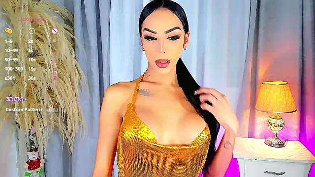 Snapshot of Michell_simons chatting on December 11, 3:56 am Michell simons online show from December 11, 3:56 am