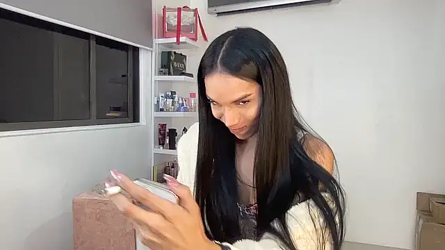 Snapshot of Michell_simons chatting on January 21, 12:25 am Michell simons online show from January 21, 12:25 am