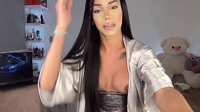 Snapshot of Michell_simons chatting on March 11, 7:48 am Michell simons online show from March 11, 7:48 am