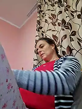 IsabelleCraft online show from March 8, 2:40 pm