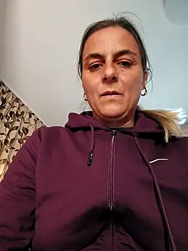 IsabelleCraft online show from March 21, 3:02 pm