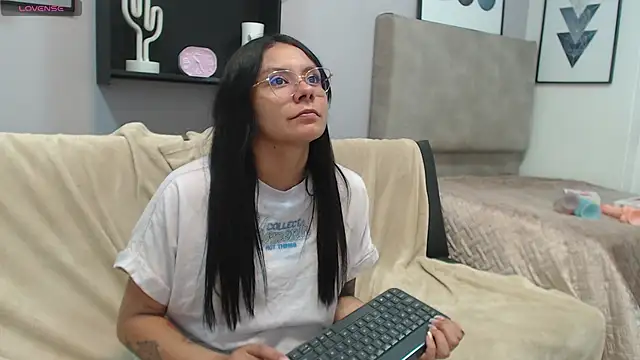 valevicious online show from February 19, 10:20 pm