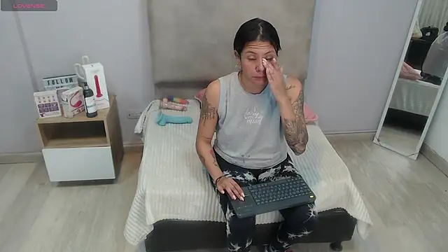 valevicious online show from November 22, 1:32 pm