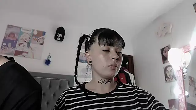 Snapshot of dulce_maria_x chatting on December 22, 7:42 pm dulce maria x online show from December 22, 7:42 pm