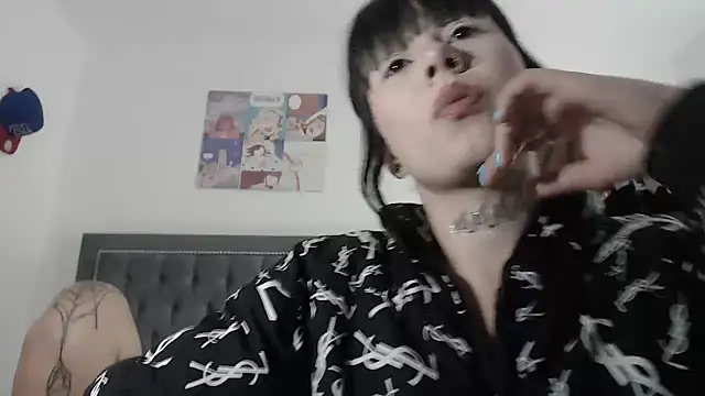 Snapshot of dulce_maria_x chatting on February 26, 1:00 am dulce maria x online show from February 26, 1:00 am