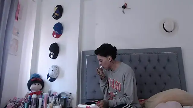 Snapshot of dulce_maria_x chatting on October 9, 12:36 pm dulce maria x online show from October 9, 12:36 pm