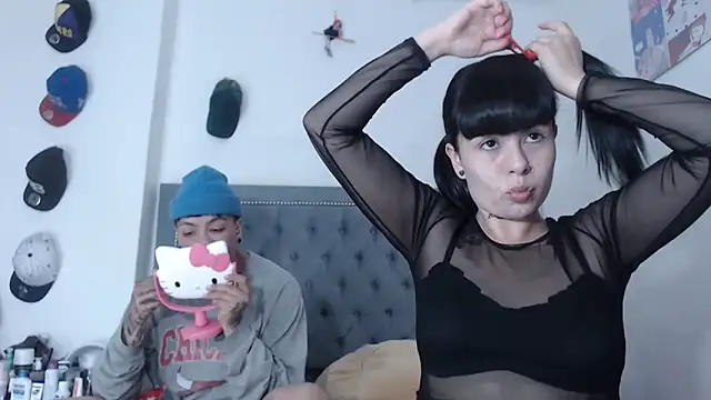 Snapshot of dulce_maria_x chatting on October 30, 10:43 pm dulce maria x online show from October 30, 10:43 pm