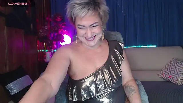 Ellen Ripley online show from December 7, 12:35 pm