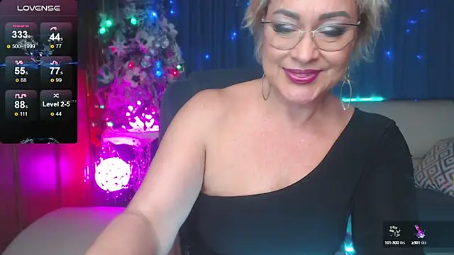 Ellen Ripley online show from January 11, 3:42 pm