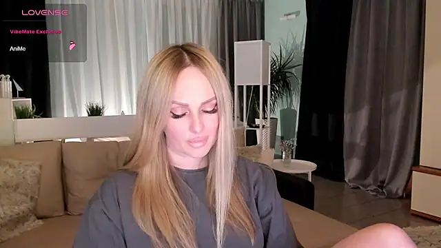 Snapshot of Libby_Nora chatting on December 10, 3:44 pm Libby Nora online show from December 10, 3:44 pm