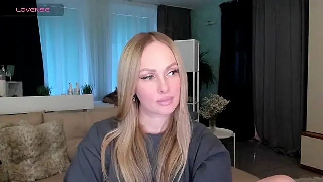 Snapshot of Libby_Nora chatting on February 18, 2:59 pm Libby Nora online show from February 18, 2:59 pm