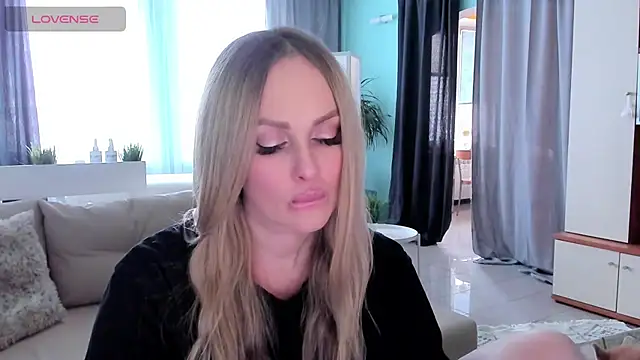 Snapshot of Libby_Nora chatting on March 14, 11:45 am Libby Nora online show from March 14, 11:45 am