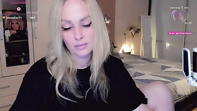 Snapshot of Libby_Nora chatting on October 28, 11:03 am Libby Nora online show from October 28, 11:03 am