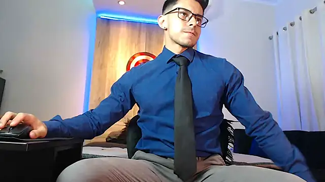 Snapshot of Andrew_4_ chatting on December 11, 6:14 am Andrew 4 online show from December 11, 6:14 am