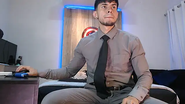 Snapshot of Andrew_4_ chatting on February 21, 4:18 am Andrew 4 online show from February 21, 4:18 am