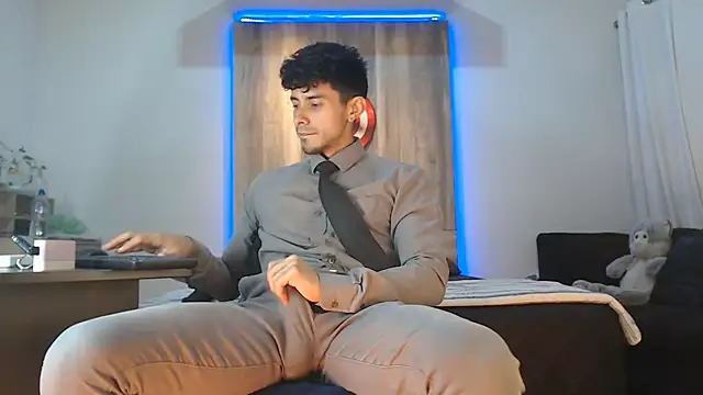 Snapshot of Andrew_4_ chatting on October 20, 6:14 am Andrew 4 online show from October 20, 6:14 am