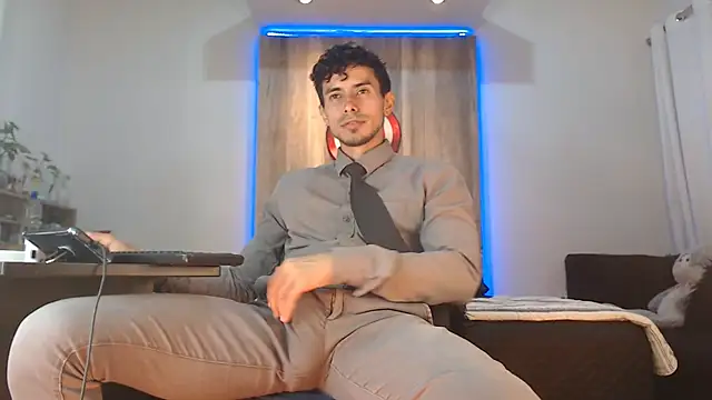 Snapshot of Andrew_4_ chatting on October 27, 4:49 am Andrew 4 online show from October 27, 4:49 am