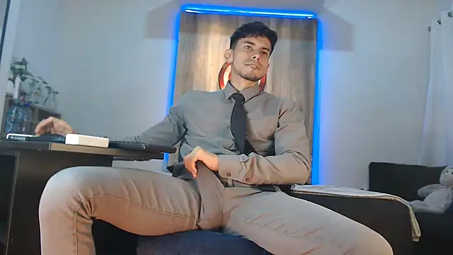 Snapshot of Andrew_4_ chatting on November 7, 4:12 am Andrew 4 online show from November 7, 4:12 am