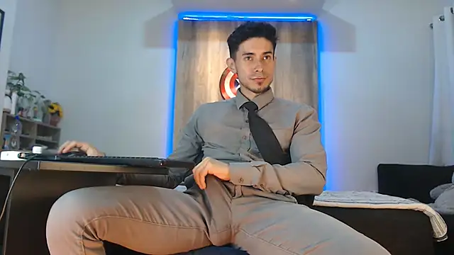 Snapshot of Andrew_4_ chatting on November 9, 6:55 am Andrew 4 online show from November 9, 6:55 am