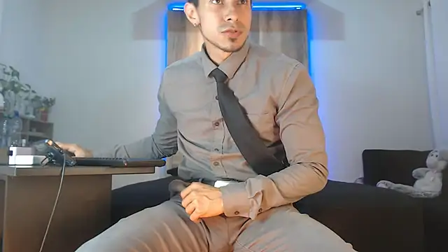 Snapshot of Andrew_4_ chatting on November 25, 2:44 am Andrew 4 online show from November 25, 2:44 am