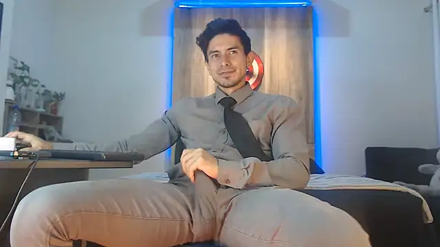 Snapshot of Andrew_4_ chatting on November 28, 3:31 am Andrew 4 online show from November 28, 3:31 am