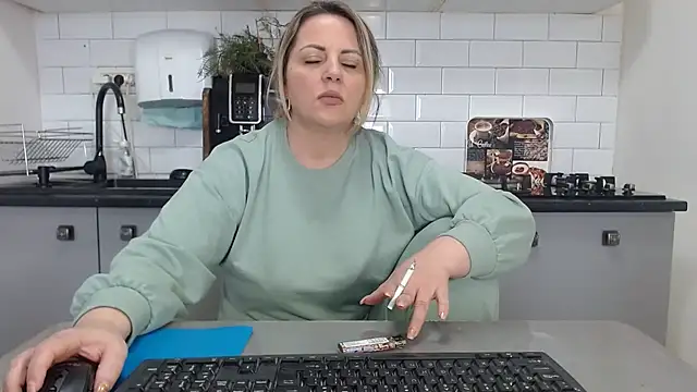 erikaerika online show from January 19, 1:12 pm