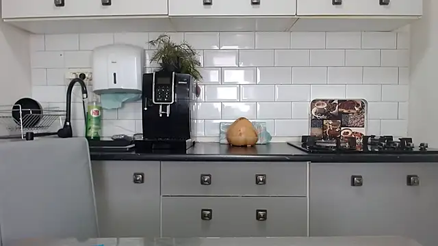 erikaerika online show from January 30, 10:08 am