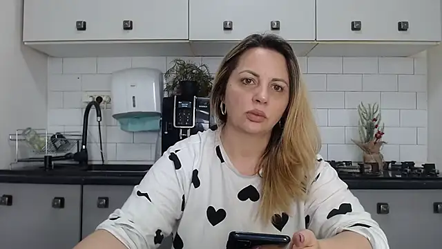 erikaerika online show from February 17, 1:10 pm